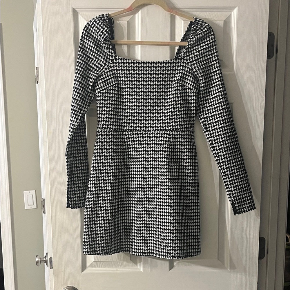 Miami Monochrome Houndstooth Long Sleeve Dress